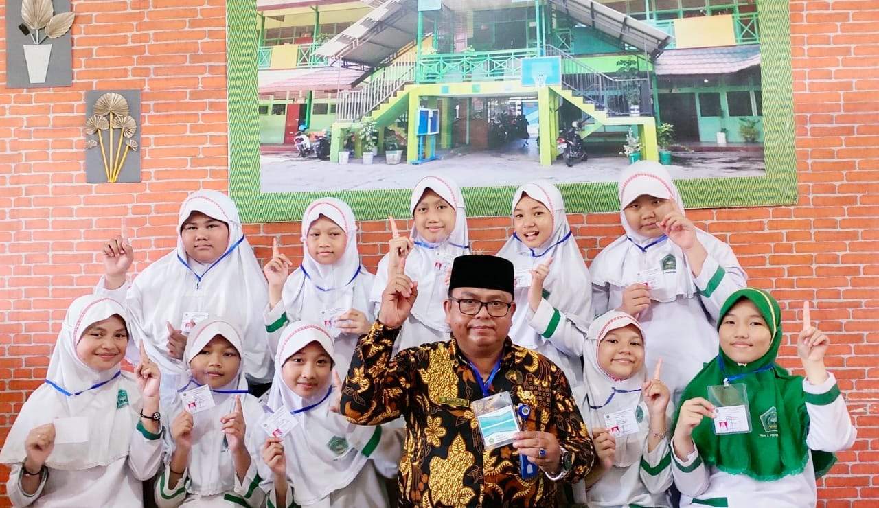 WALI KELAS DAN SISWA